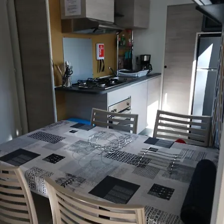 Mobil 4-6 Places St Brėvin Les Pins 44 *