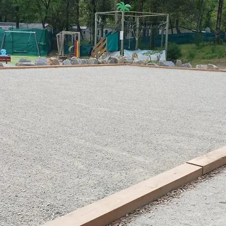 Camping Mobil 4-6 Places St Brėvin Les Pins 44