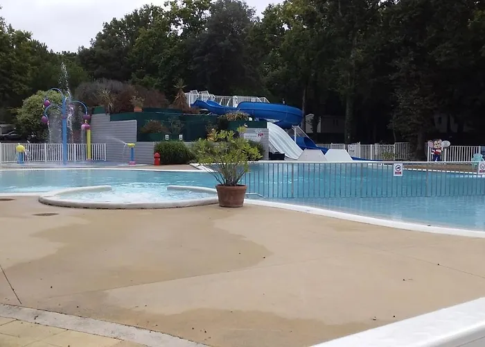 Mobil 4-6 Places St Brevin Les Pins 44 *