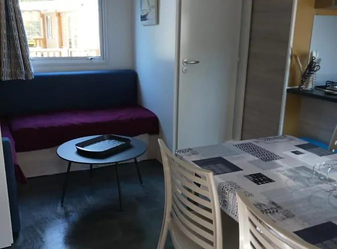 Mobil 4-6 Places St Brevin Les Pins 44 *