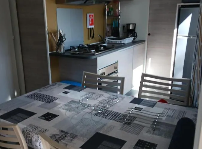 Mobil 4-6 Places St Brevin Les Pins 44 *