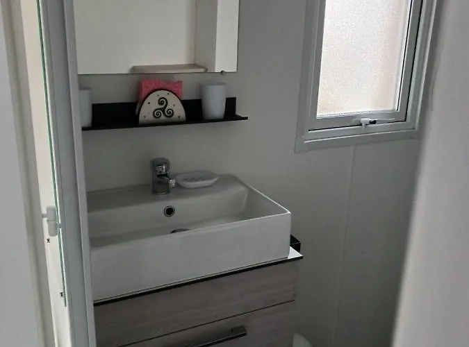 Mobil 4-6 Places St Brevin Les Pins 44 Camping *